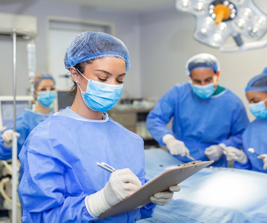 Home Surgeon Writing Clipboard Operation Room Anaesthesiologist Writing Updates 1
